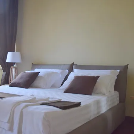 Guest house Domus Corsini 4*